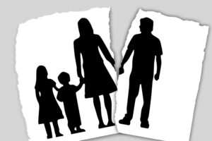 إجراءات حضانة الأطفال بعد الطلاق بوجود نزاع أو دونه