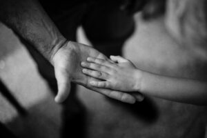 ماذا يحصل عند الامتناع عن تنفيذ حكم الزيارة؟ وما يمكنك فعله؟